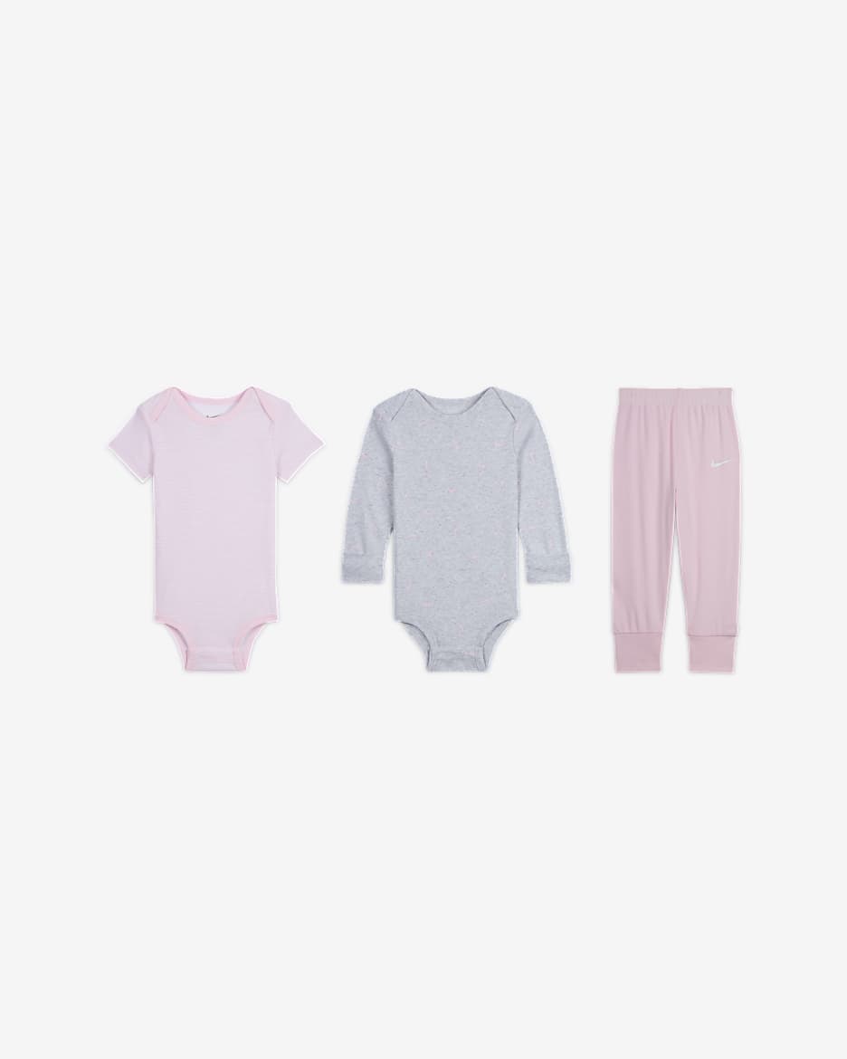 13 piece hot infant Nike bundle